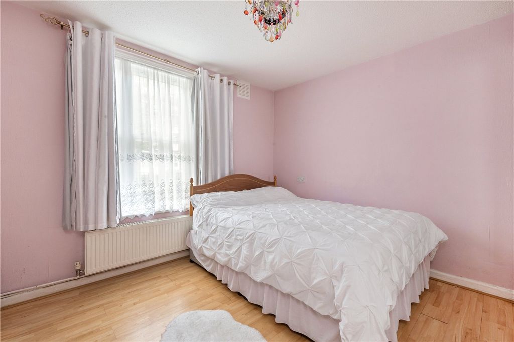 Property photo 3 of 18 Picture No. 06