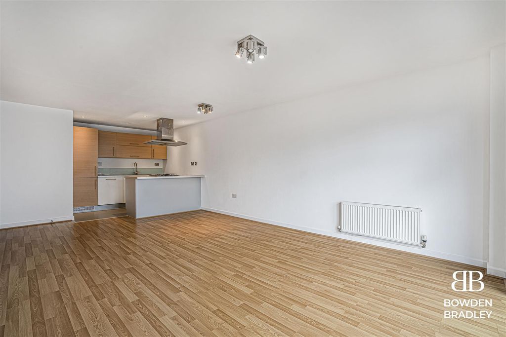 Property photo 3 of 14 Living Room/ Kitchen