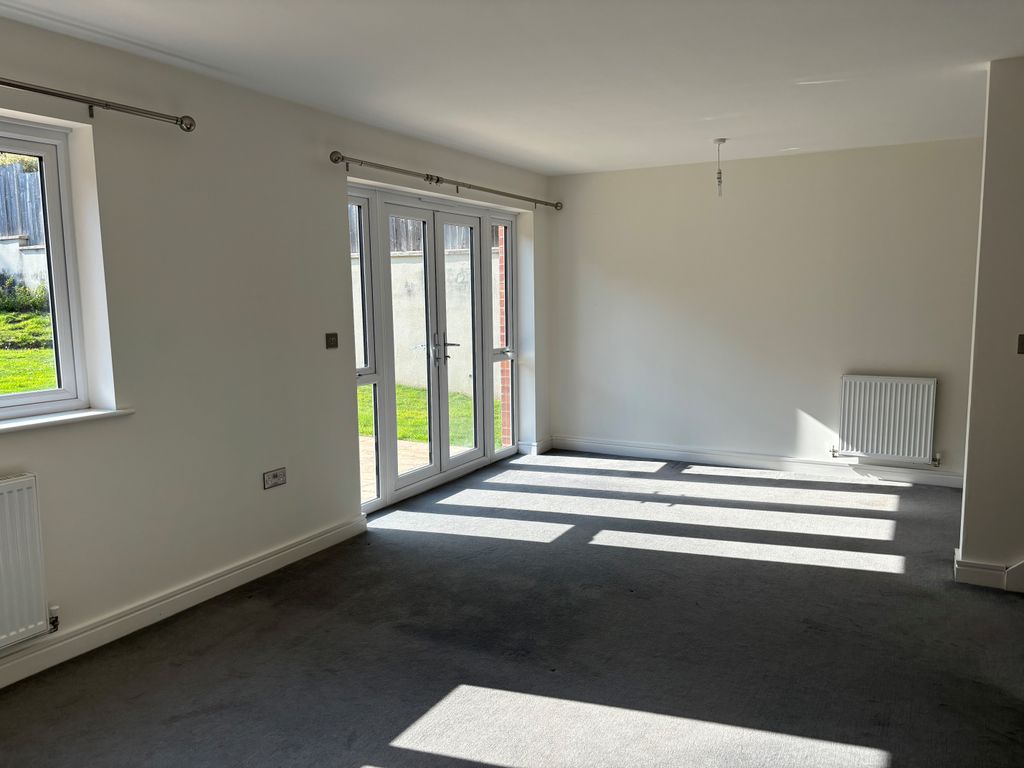 Property photo 2 of 16 Living Room