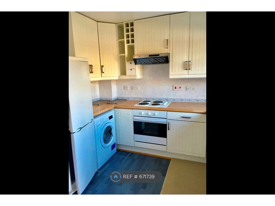 Property photo 3 of 13 Kitchen