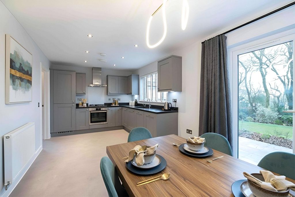 Property photo 2 of 6 Kitchen