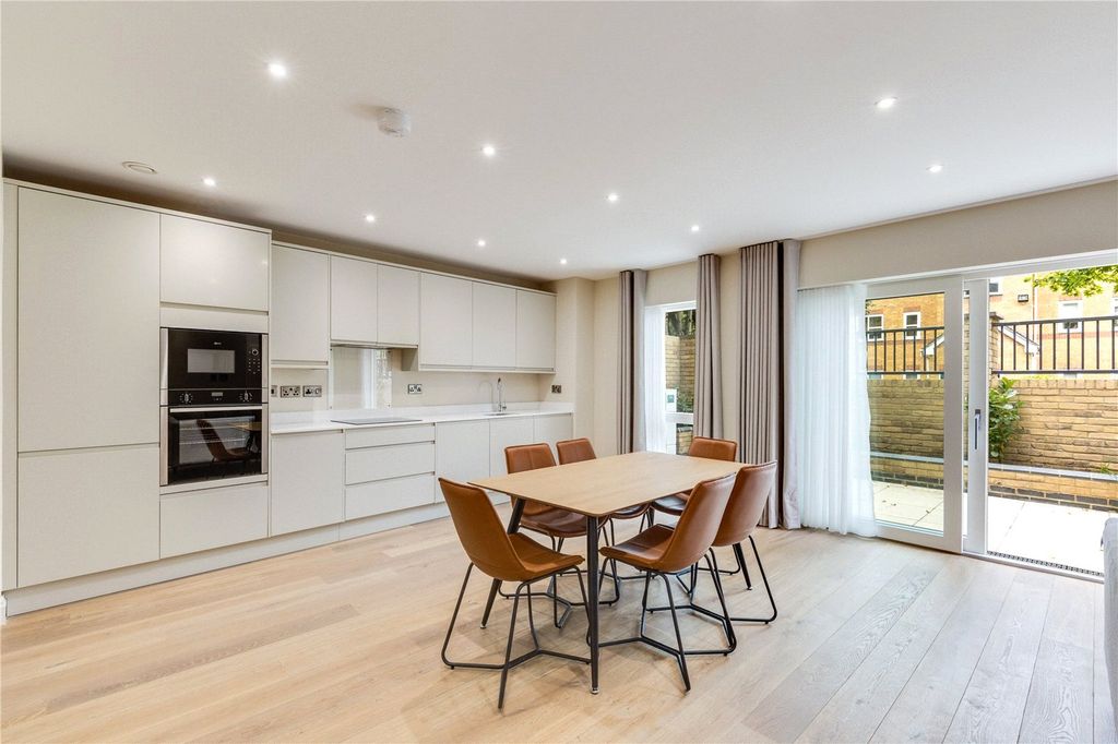 Property photo 2 of 20 Picture No. 21