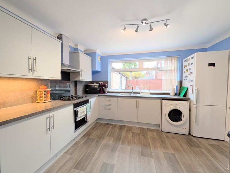 Property photo 3 of 15 Kitchen