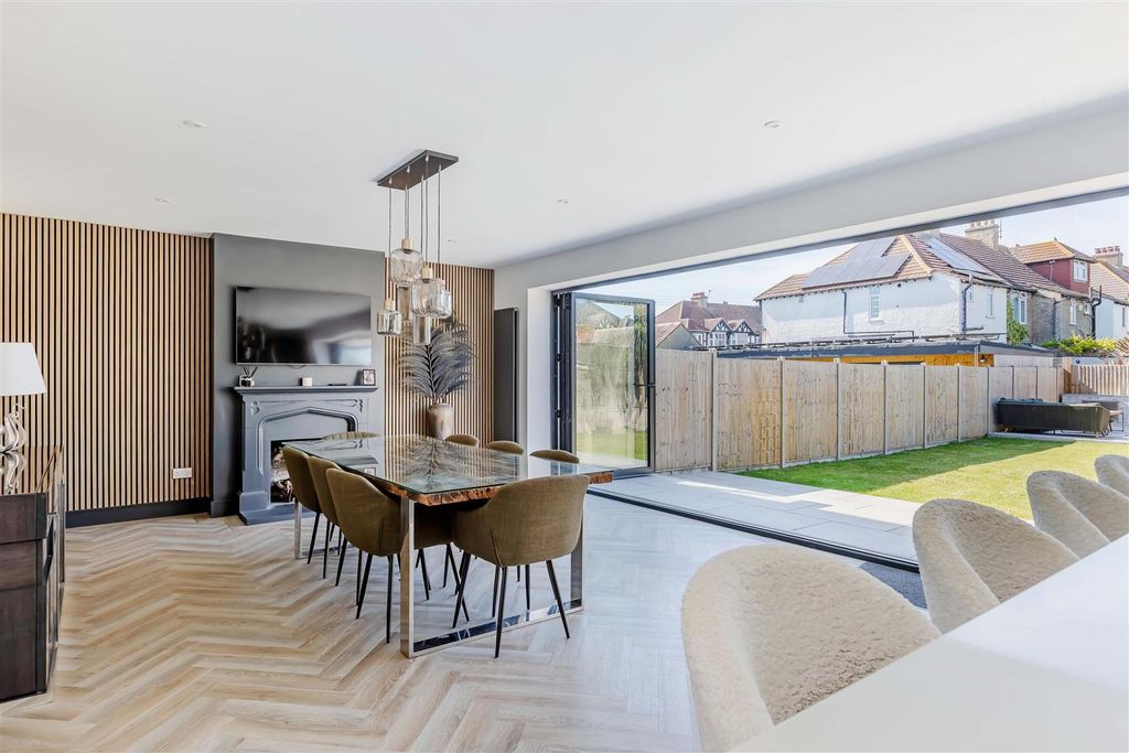 Property photo 3 of 38 Brighton Rd_14.Jpg