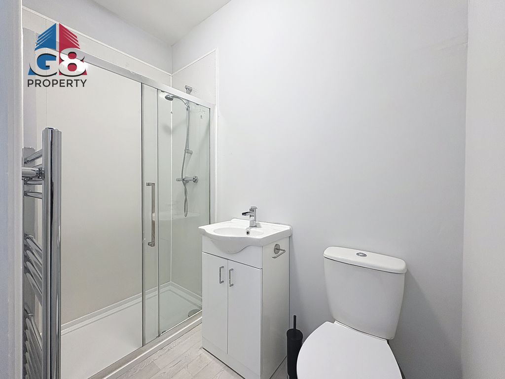 Property photo 3 of 6 Ensuite