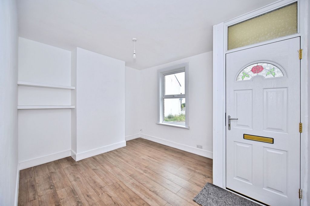 Property photo 2 of 17 Pbox-Img.Jpg