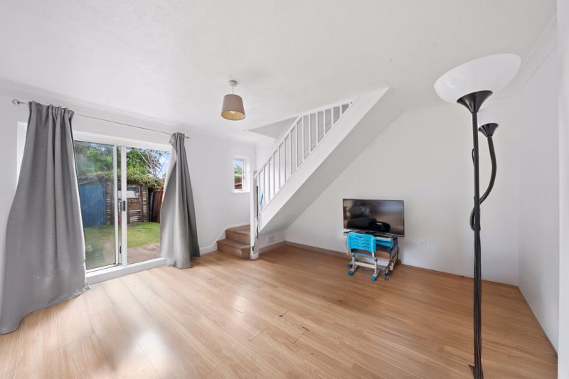 Property photo 1 of 11 Photo 7