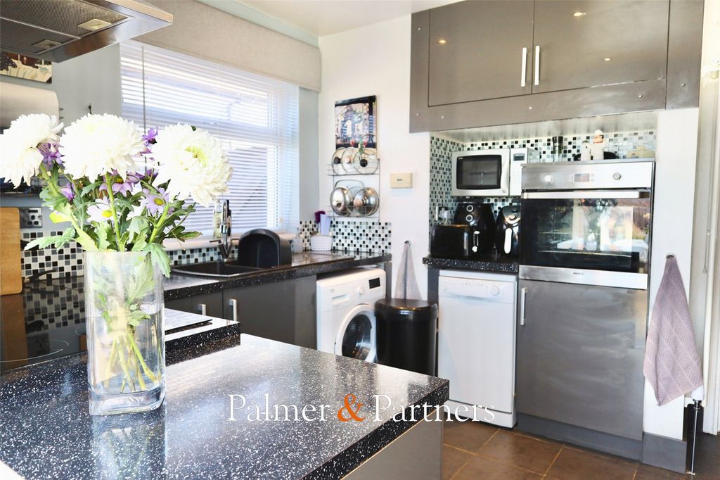 Property photo 2 of 18 Picture No. 08