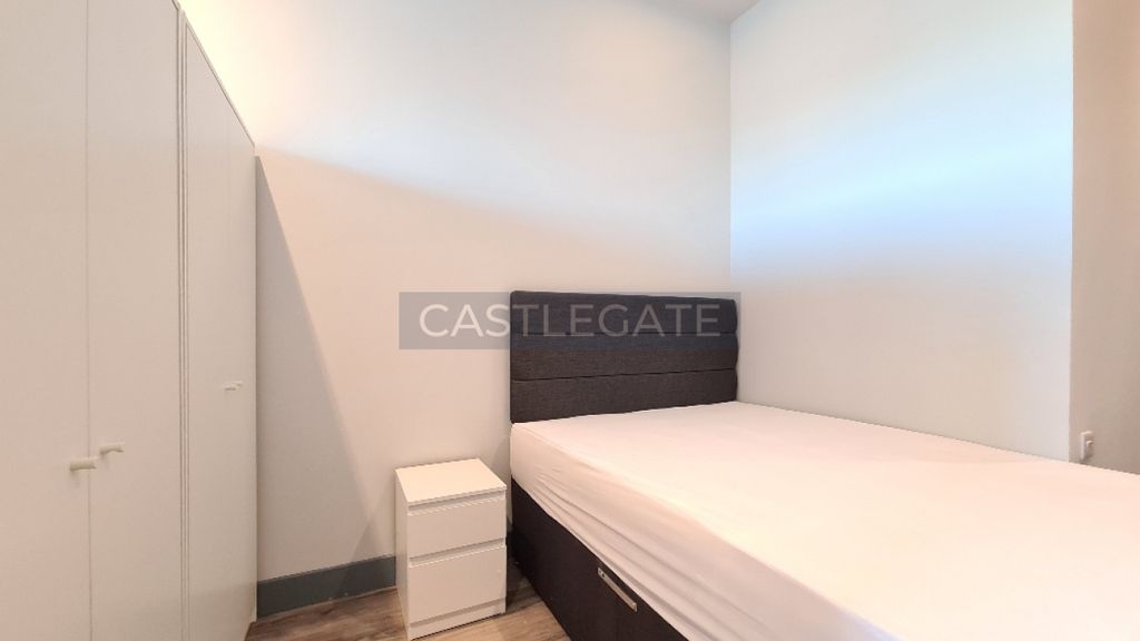 Property photo 3 of 9 Room 74, Renaissance Works, 103 New Street, Huddersfield, HD1 2Tw