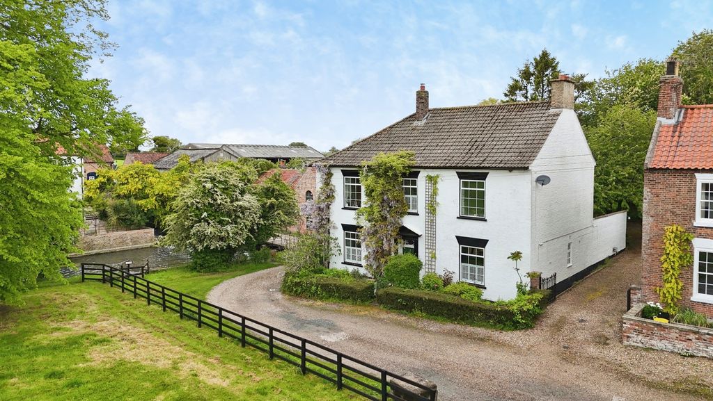 Property photo 1 of 19 2035113