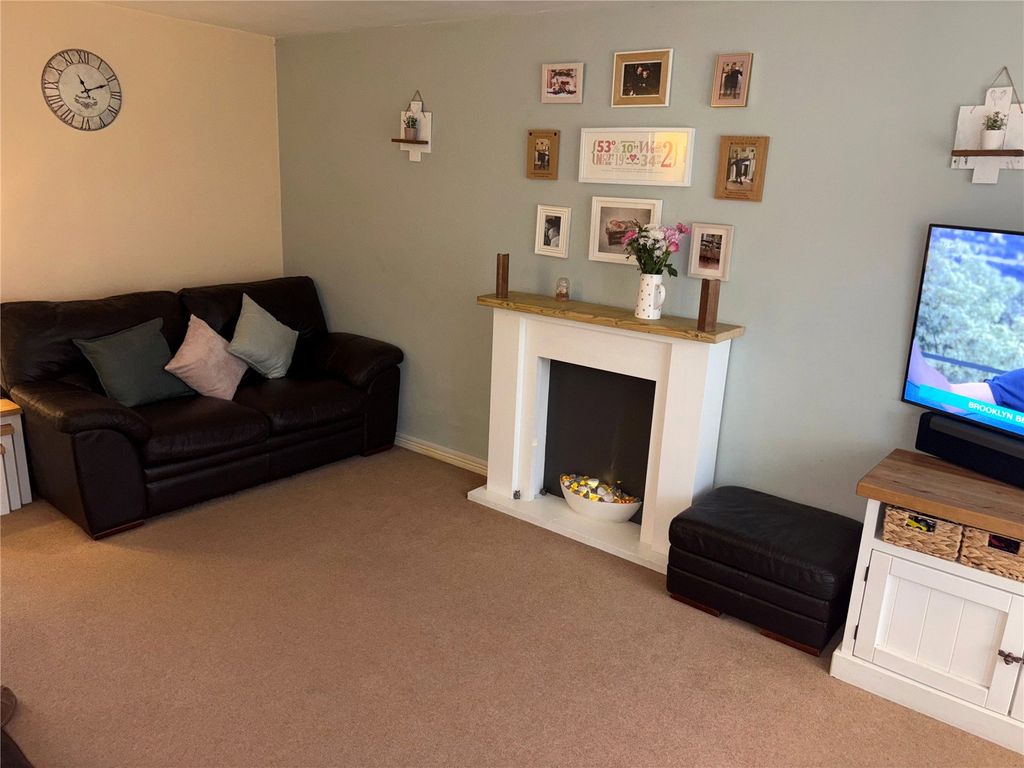 Property photo 3 of 12 Picture No. 11