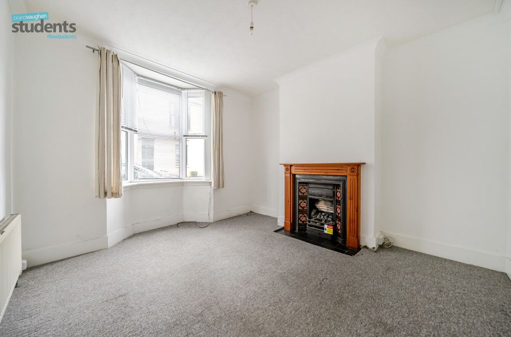 Property photo 2 of 10 Af3c7Aab-6Eb2-4B0...