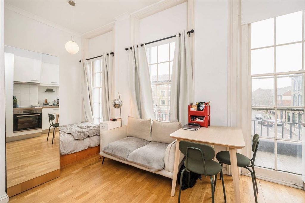 Property photo 2 of 5