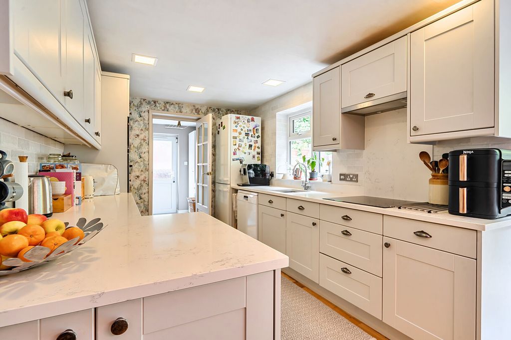 Property photo 2 of 20 Kitchen