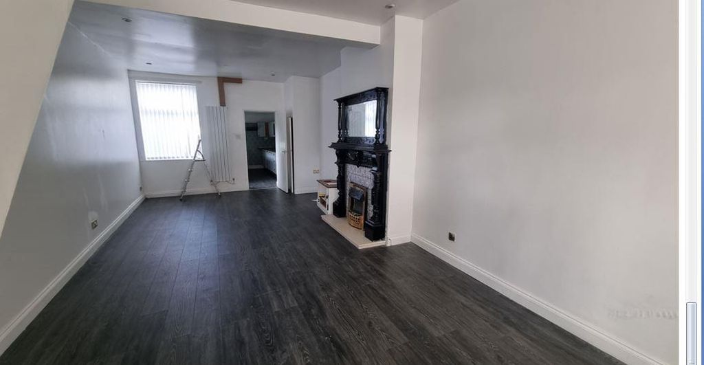 Property photo 2 of 8 7.Jpg
