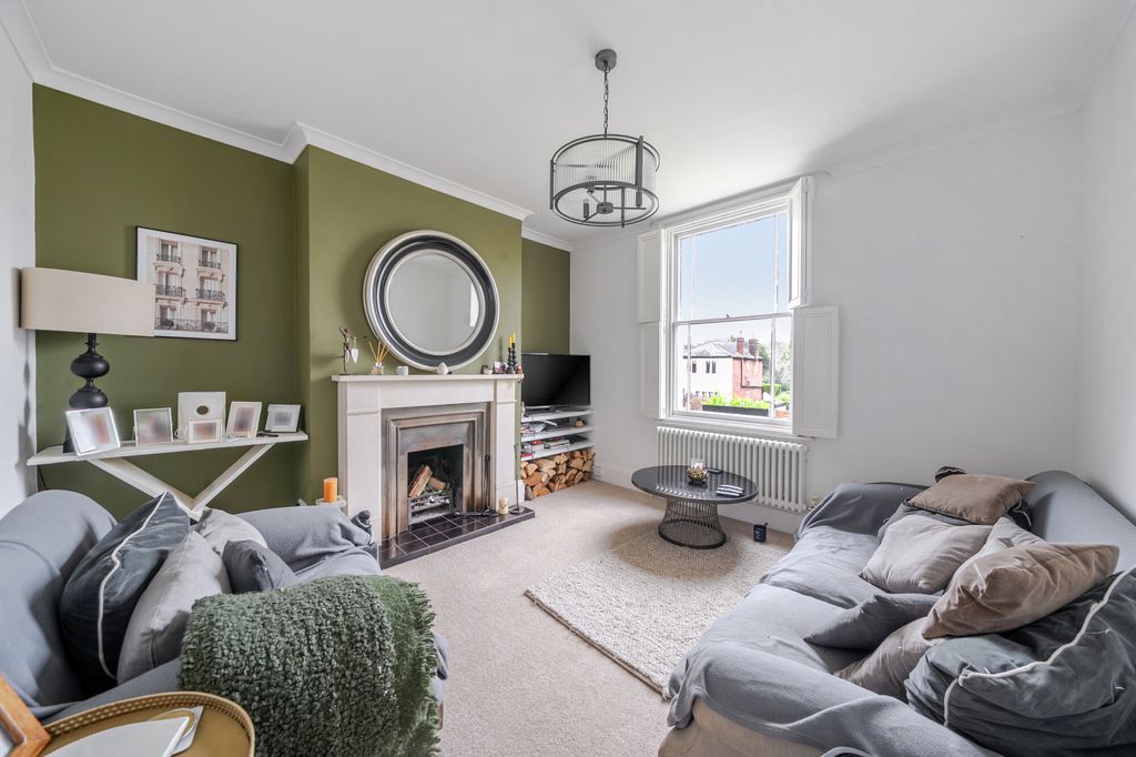 Property photo 2 of 13