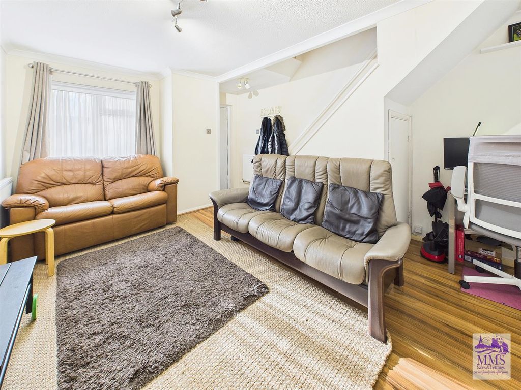 Property photo 3 of 23 Cam04098G0-Pr0152-Still004.Jpg