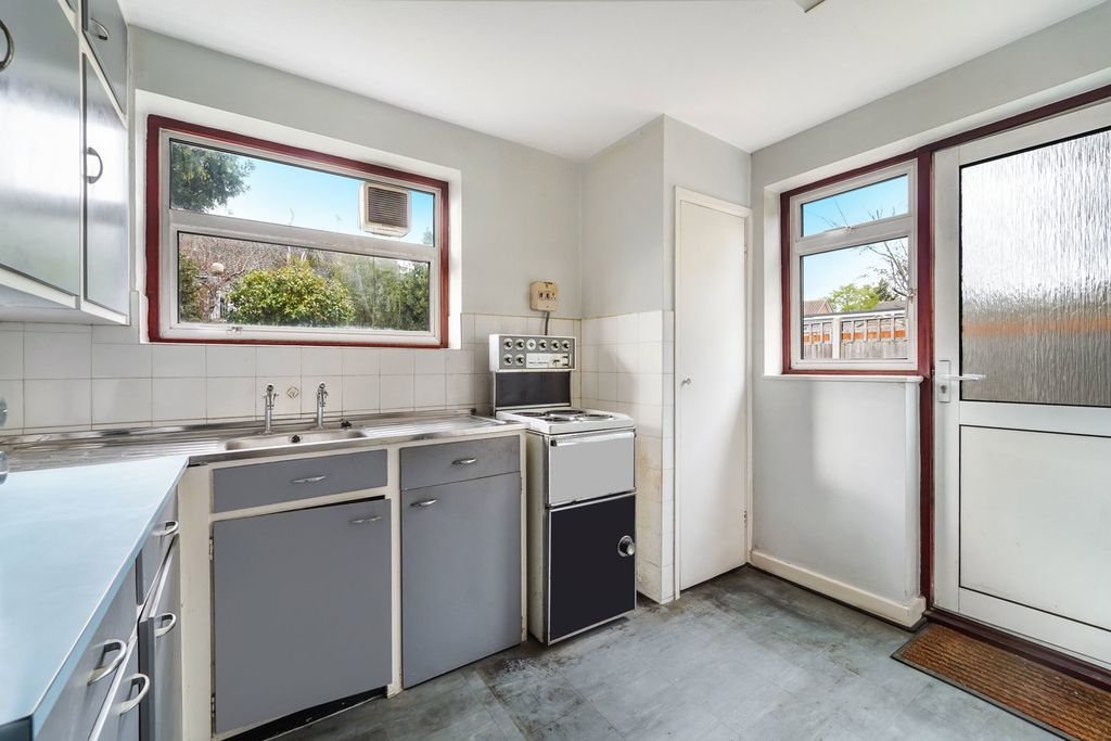 Property photo 2 of 14