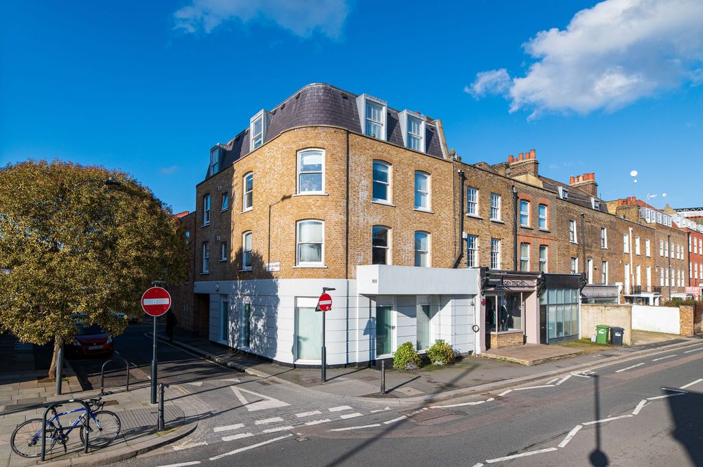 Property photo 1 of 31