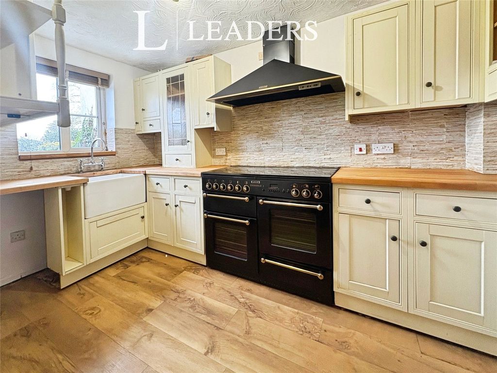 Property photo 2 of 12 Picture No. 47