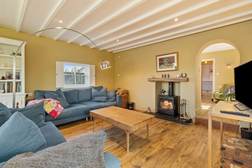 Property photo 3 of 36