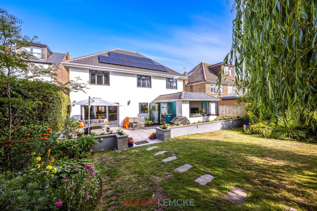 Property photo 1 of 23 Garden