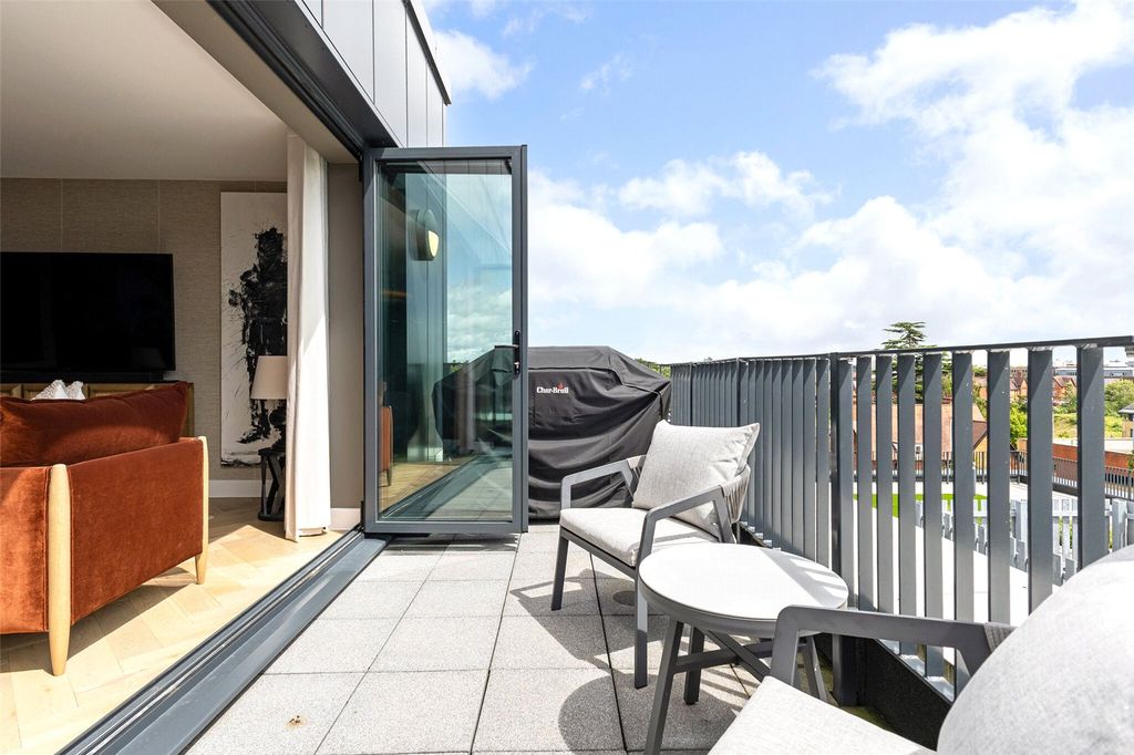 Additional image 20 of 3 bed flat for saleImperial House, Princes Gate, Homer Road, Solihull, West Midlands B91