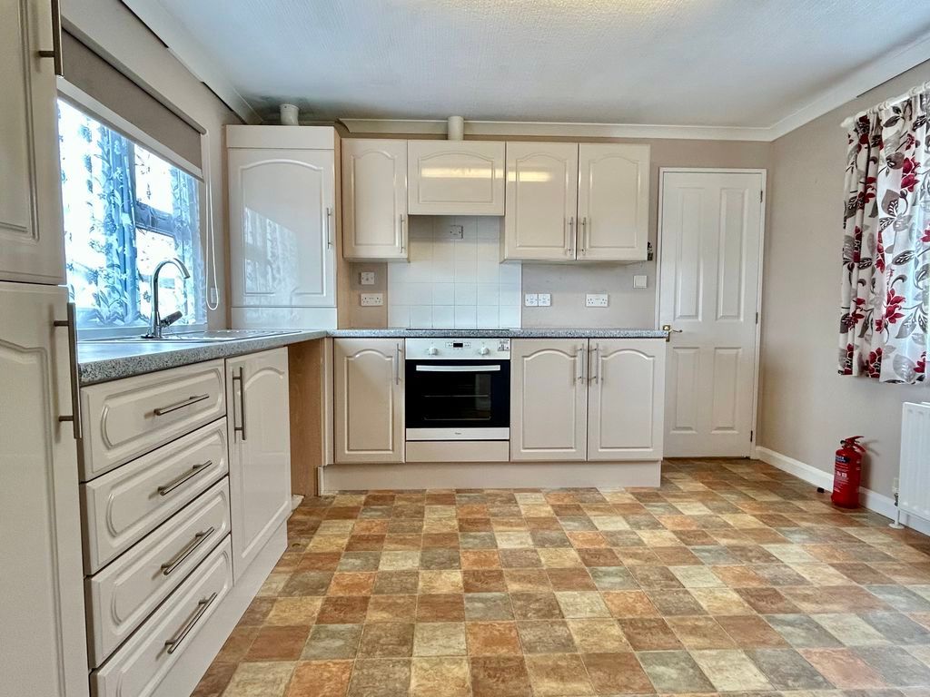 Property photo 3 of 13 Kitchen/Diner