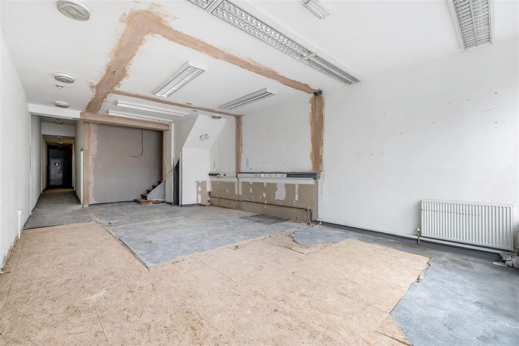 Property photo 2 of 12 37 Wide Bargate (Boston)-5.Jpg