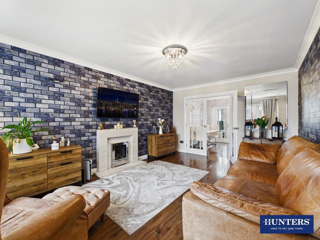 Property photo 2 of 20 Living Room