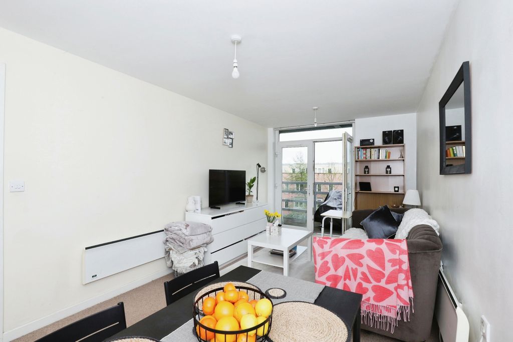 Property photo 3 of 8