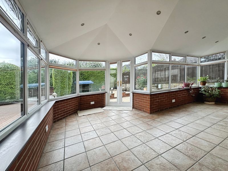 Property photo 3 of 28 Conservatory