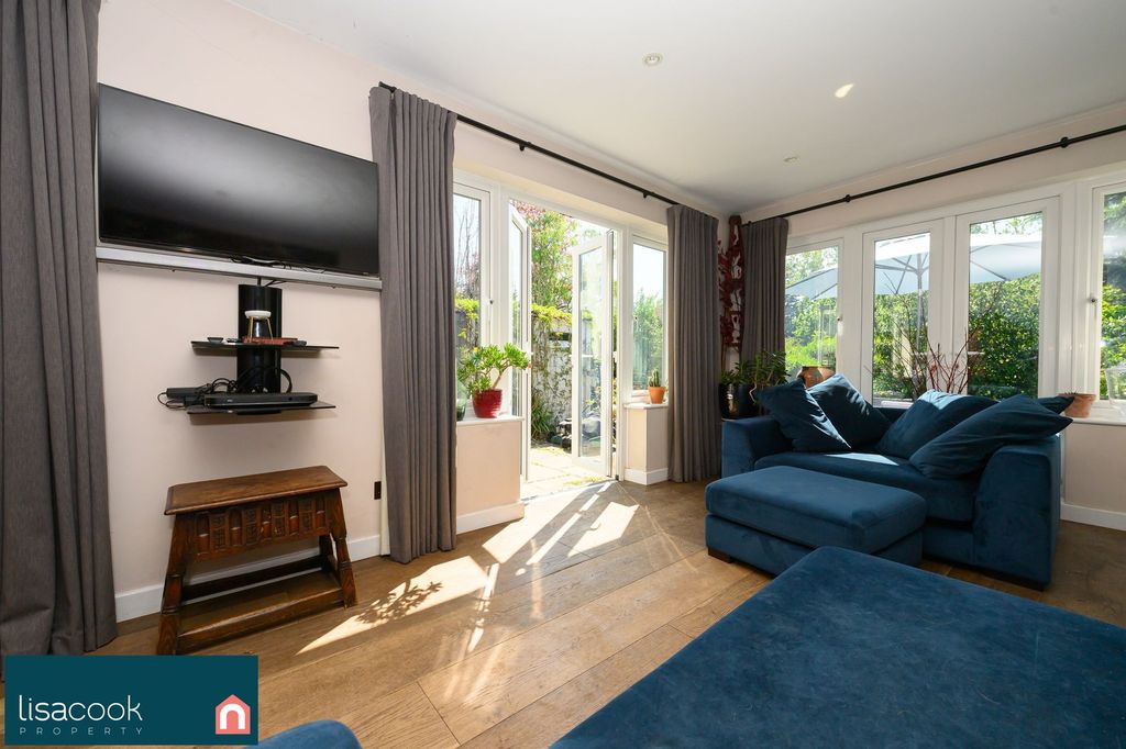 Property photo 3 of 24