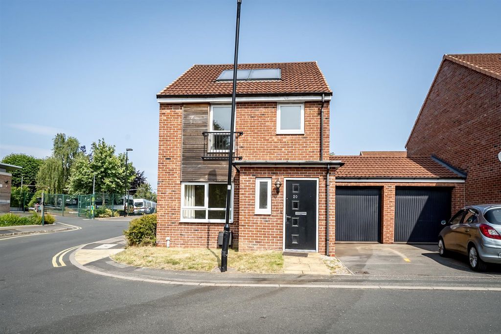 Property photo 1 of 15 External
