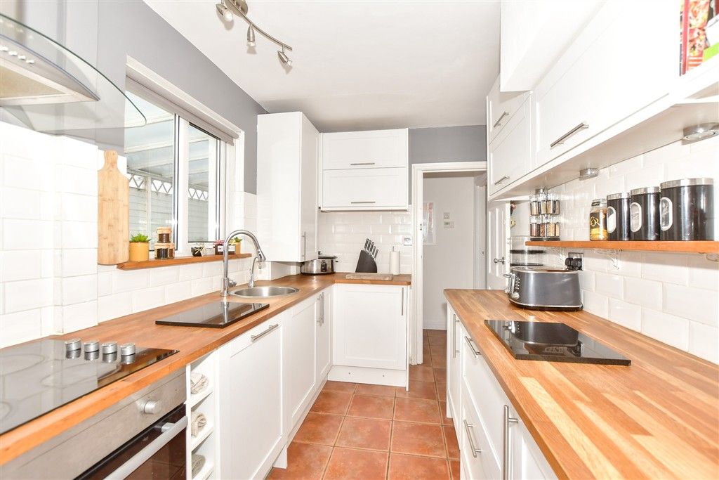 Property photo 3 of 14 Kitchen