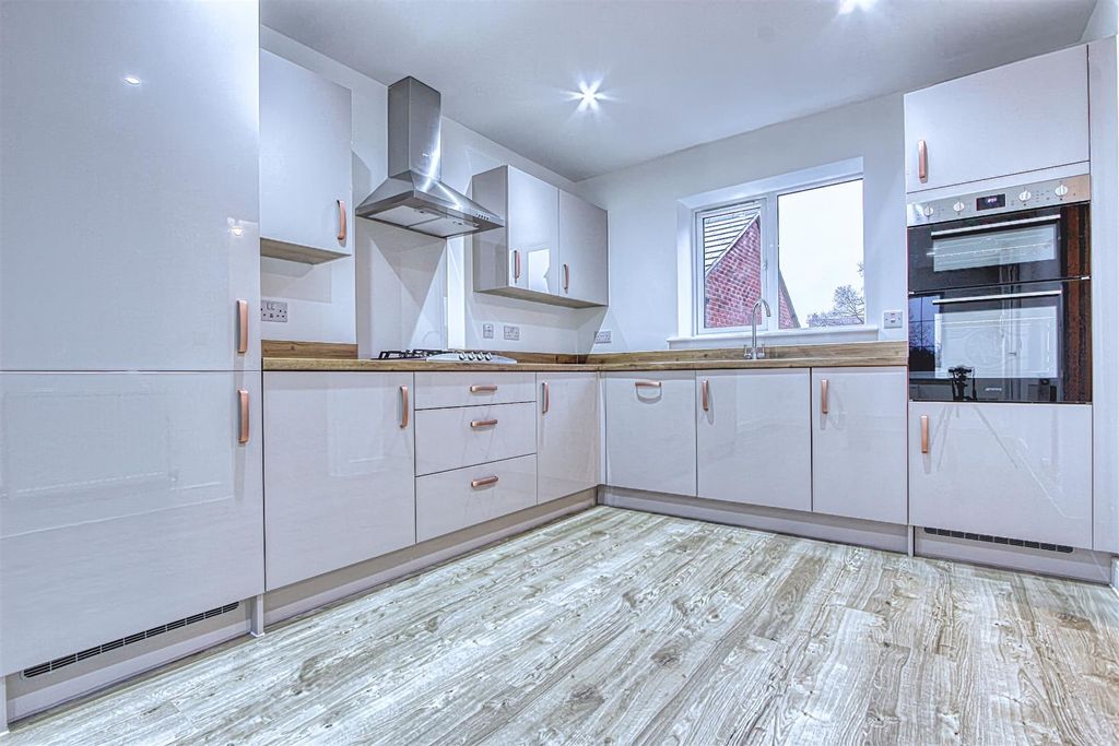 Property photo 3 of 23 Kitchen Diner