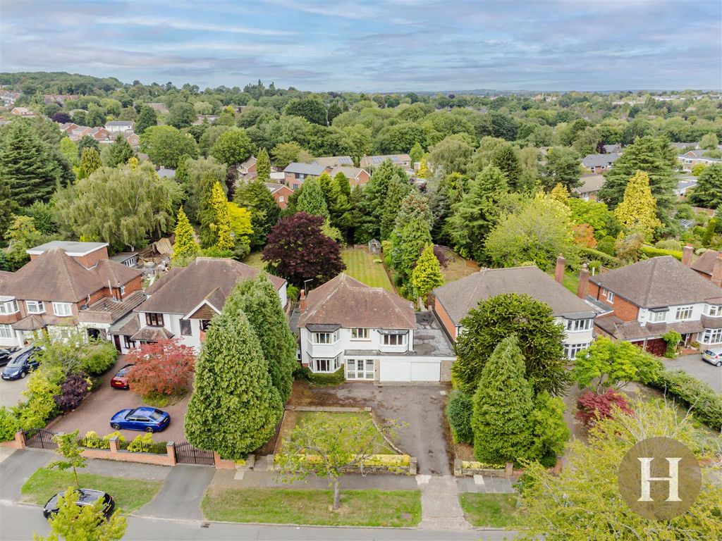 Property photo 2 of 46 Hadleigh Estate Agents-58.Jpg