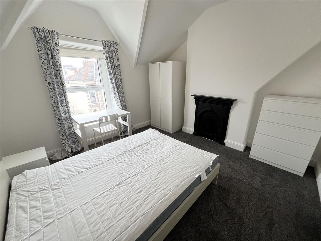 Property photo 3 of 15 13.Jpg