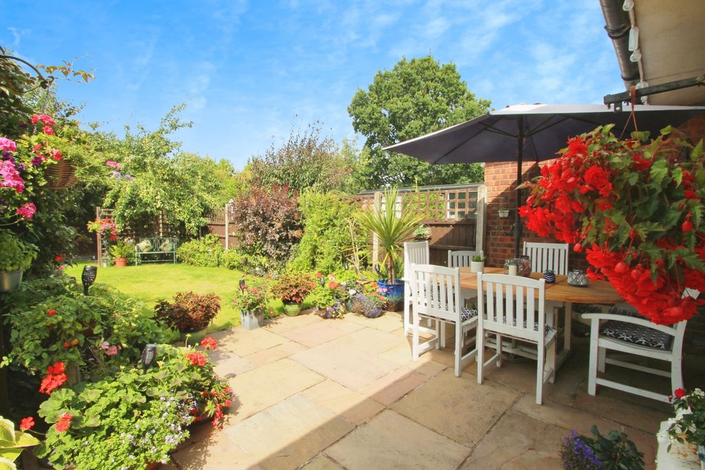 Property photo 1 of 31 Rear Garden