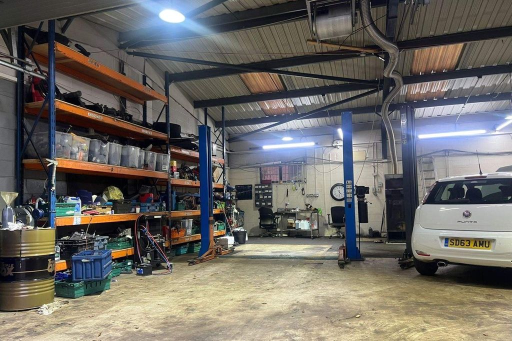 Property photo 3 of 7