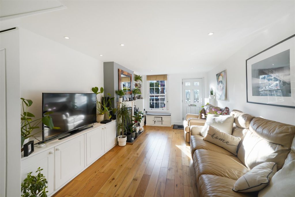 Property photo 2 of 11 172 Watford Road - 4Yft25Frnrhq5Fwjreth.Jpg