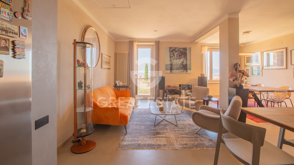 Property photo 2 of 58 Interiors