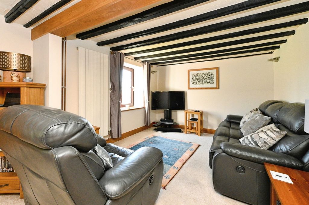 Property photo 3 of 17 Photo