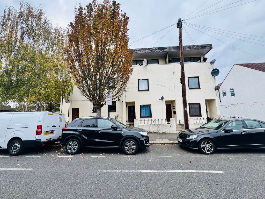 Property photo 1 of 12