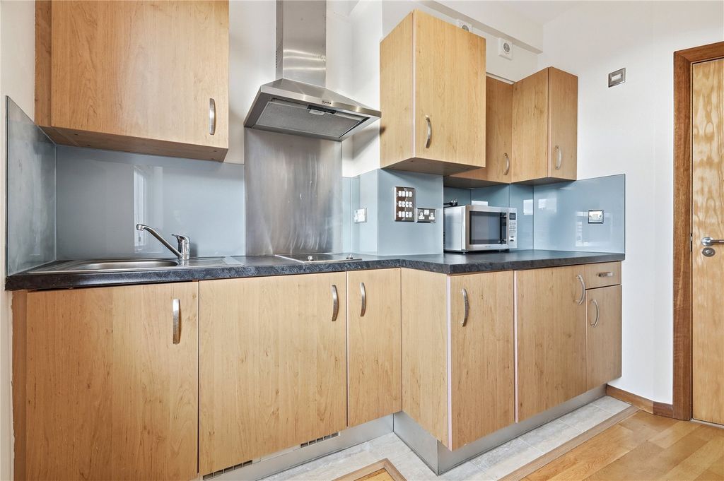 Property photo 3 of 14 Picture No. 11