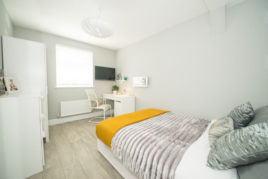 Property photo 1 of 13 3687550