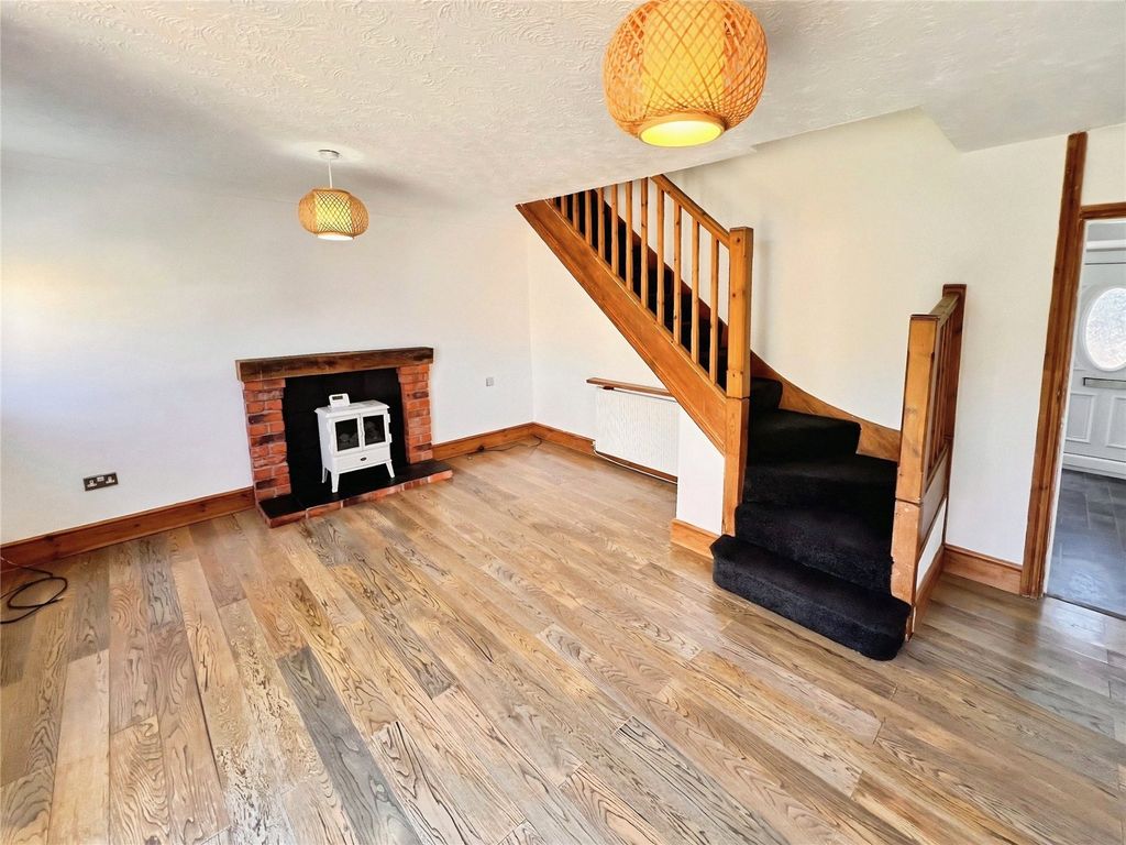 Property photo 3 of 12 Lounge