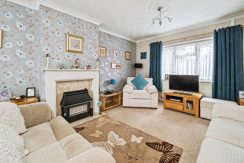 Property photo 2 of 14
