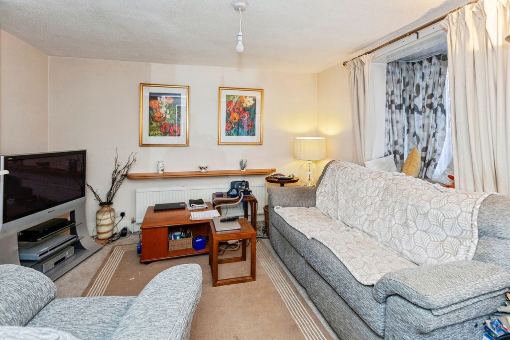 Property photo 2 of 17 Sitting Room