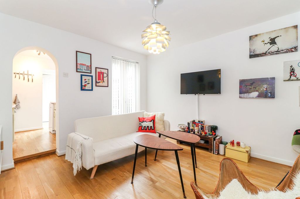 Property photo 3 of 16